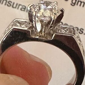 Vintage 18 karat solid white gold  with bright  Diamond